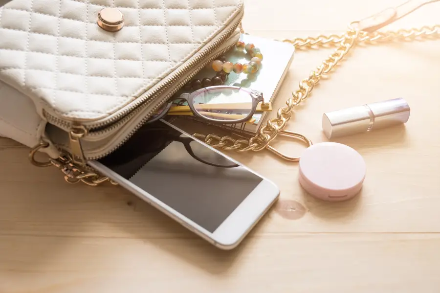 Best Tips to Keep Your Bag Organized